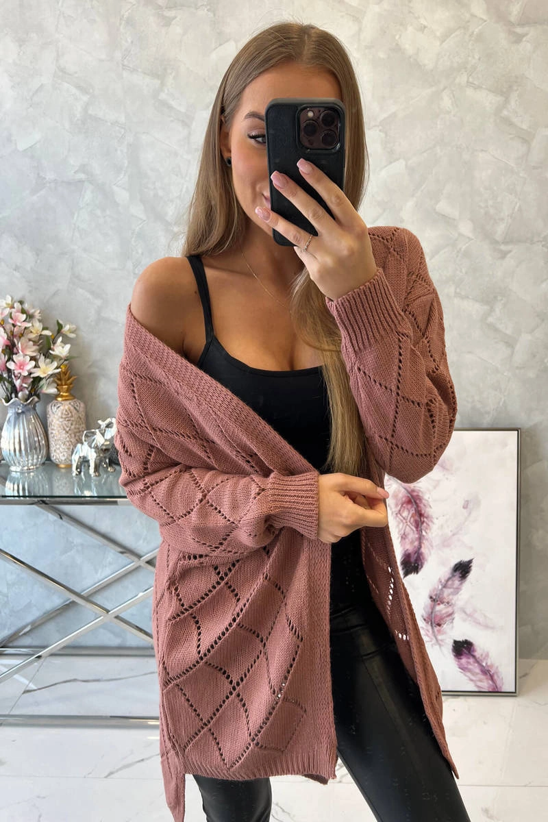 Sweater with a geometric pattern in dark pink