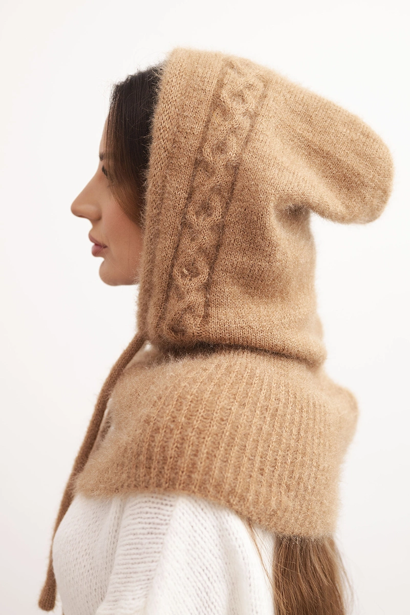 Polski Women&#039;s hooded cap with ties and braid weave dark camel