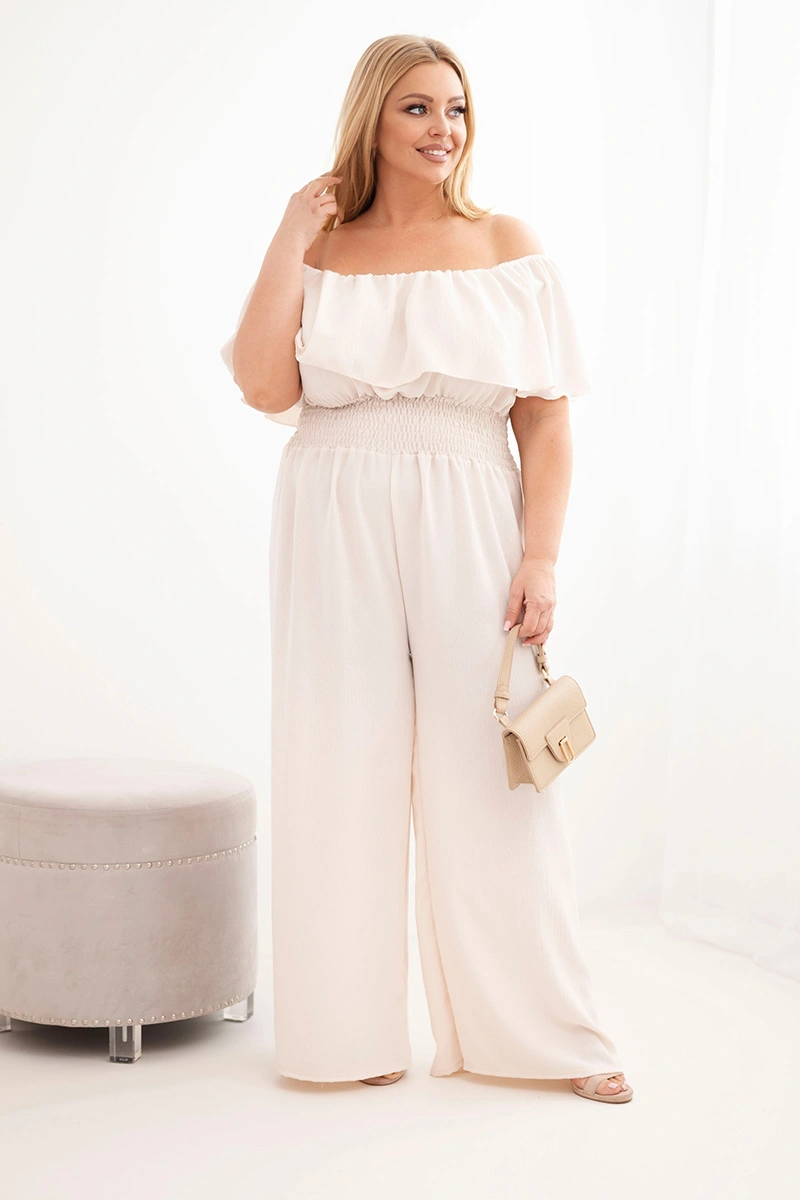 Гащеризон с големи размери и открити рамене