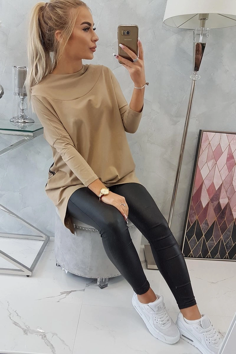 Sweatshirt with a camel cycling print