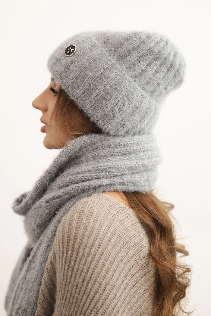 Kesi Women&#039;s set hat and long scarf made of soft yarn gray