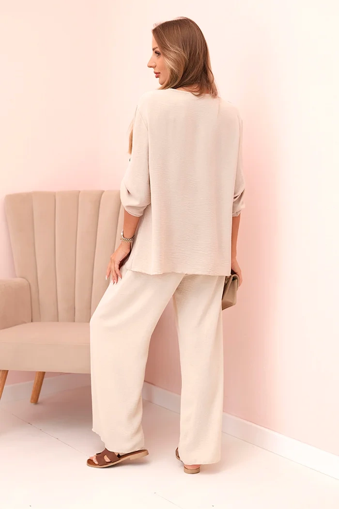 Kesi Włoski Women's set with a blouse with a necklace and wide pants beige