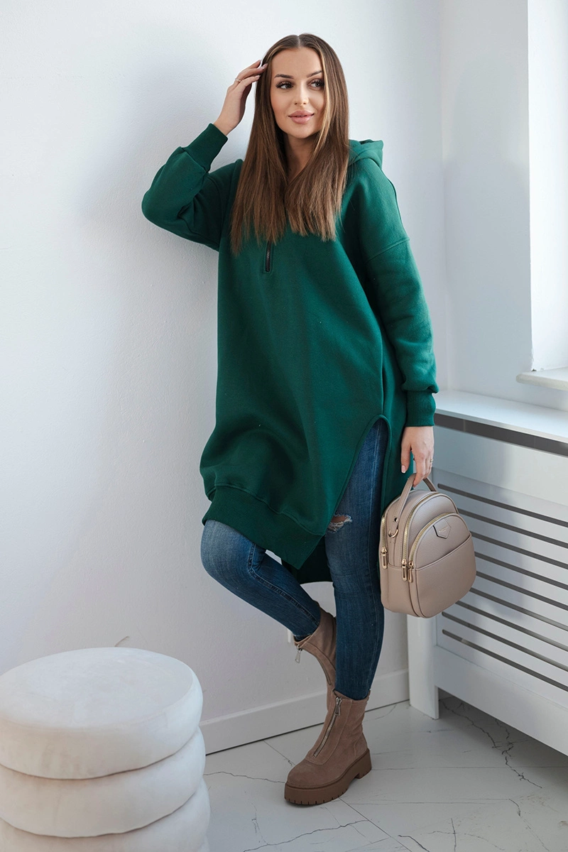 Insulated sweatshirt with slits on the sides in dark green color