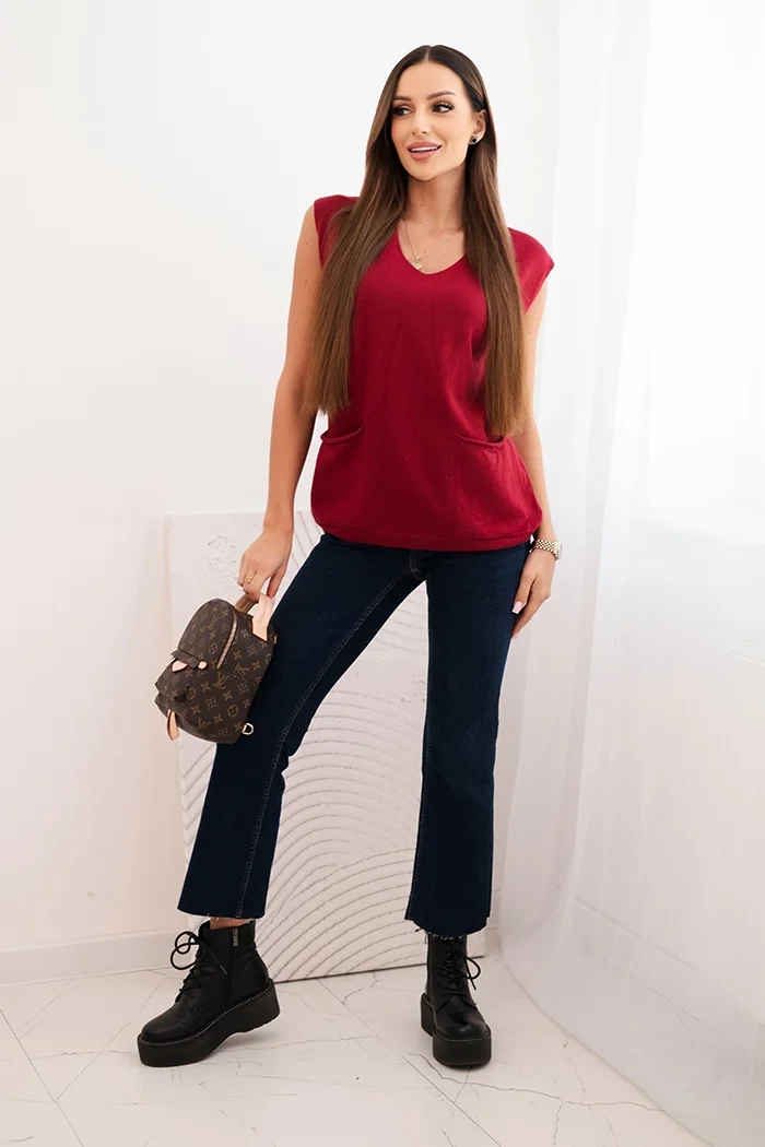 Kesi Włoski Women's sleeveless viscose sweater with pockets and a V-neck burgundy