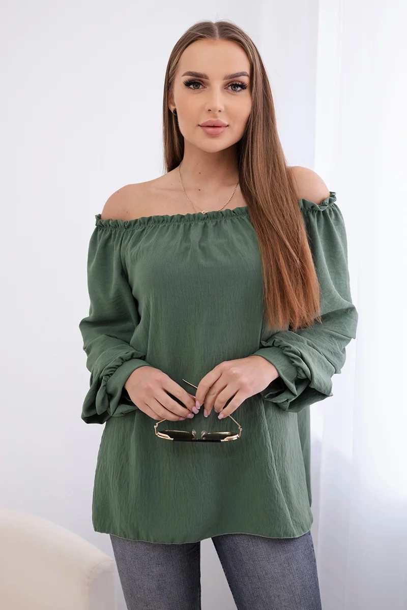 Spanish blouse with decorative khaki sleeves