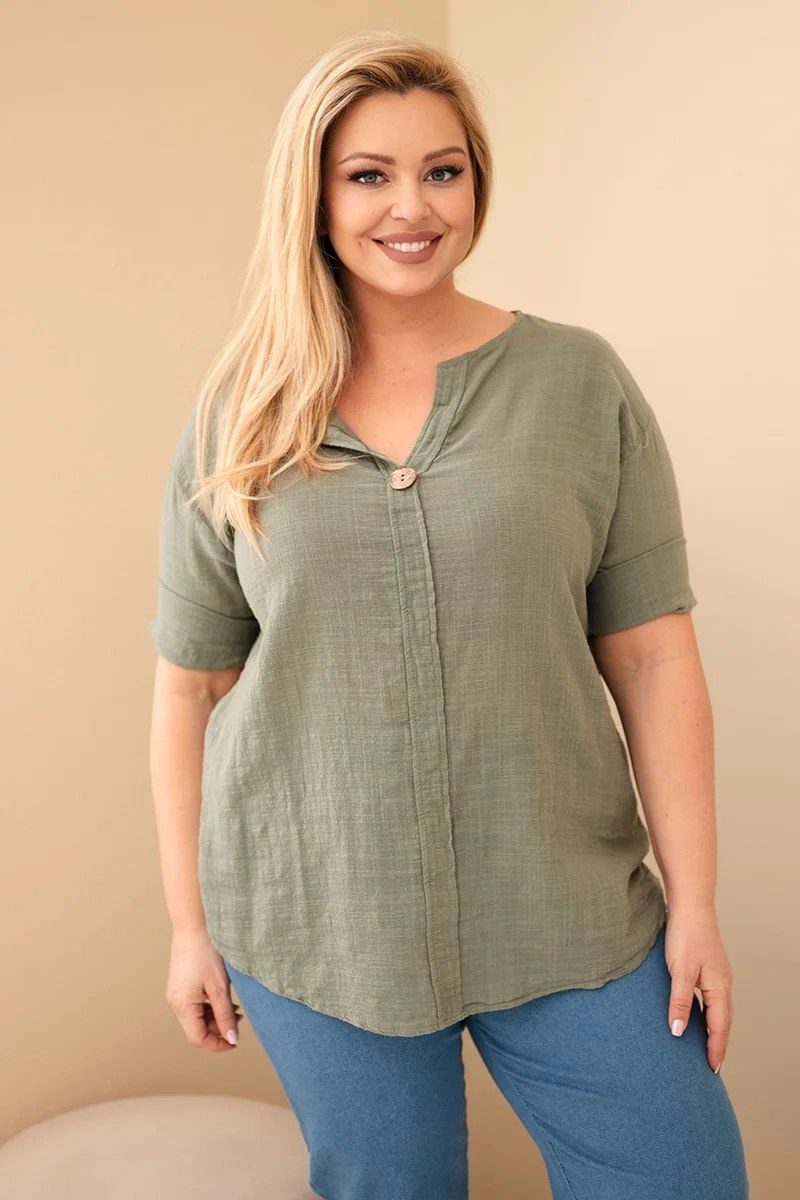 Kesi plus size blúzka s gombíkovým výstrihom khaki