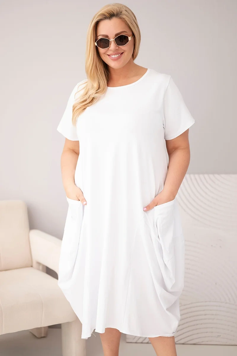 Kesi plus-size šaty s kapsami bílé