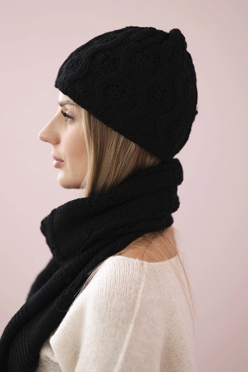 Women&#039;s set with scarf Amelia K329 black