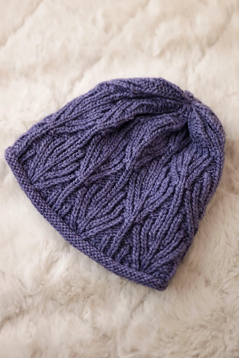 Women&#039;s cap Leaves K245 purple