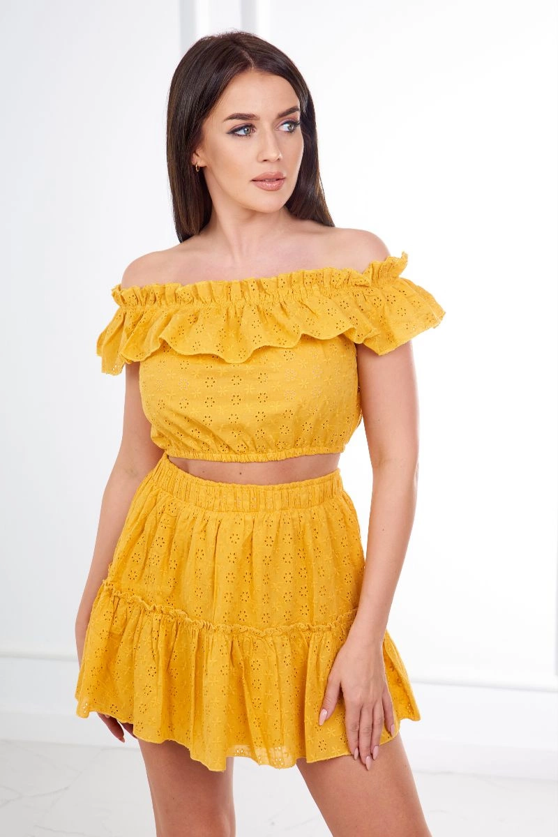 Embroidered mustard set without shoulders
