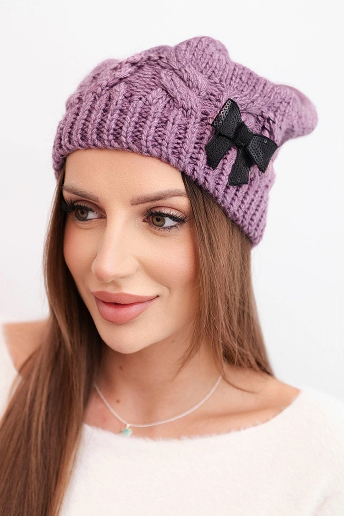 Dámská zimní čepice s mašlí