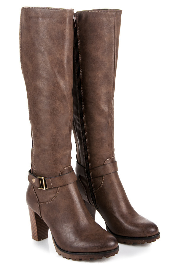 CLASSIC BOOTS ON STEERING COLUMN